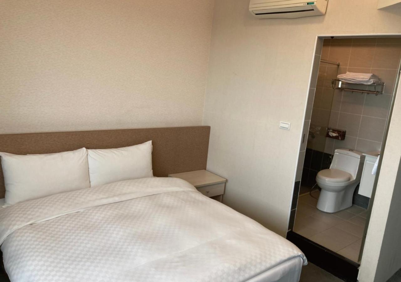 Shun-Yi Business Hotel Chiayi City Exterior photo