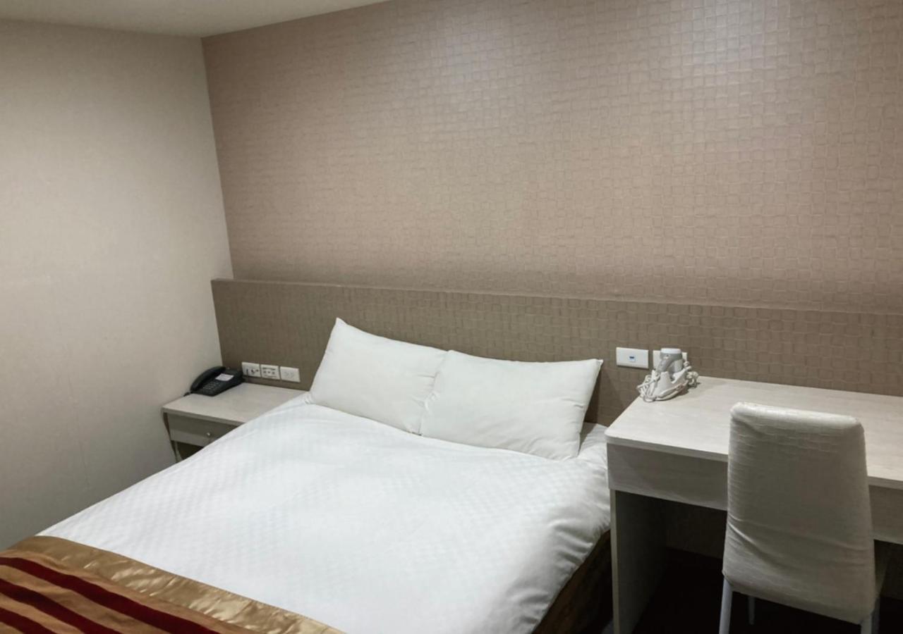 Shun-Yi Business Hotel Chiayi City Exterior photo