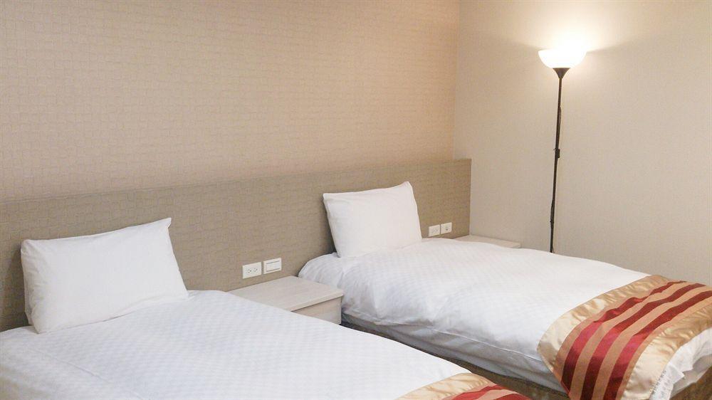 Shun-Yi Business Hotel Chiayi City Exterior photo