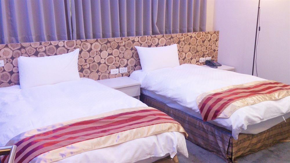 Shun-Yi Business Hotel Chiayi City Exterior photo
